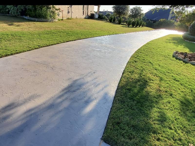 Concrete overlay driveway resurfacing